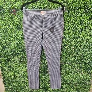 Mudd Black and Gray Houndstooth Pants - Size 7 On Sale